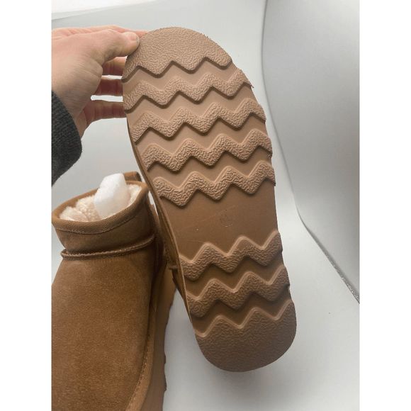 CUSHIONAIRE Women's COZY Genuine Suede pull on platform boot, Chestnut 6 - Picture 5 of 6